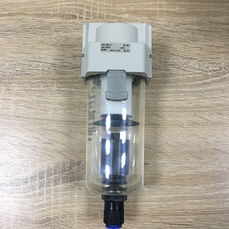 AF40-F04D-A